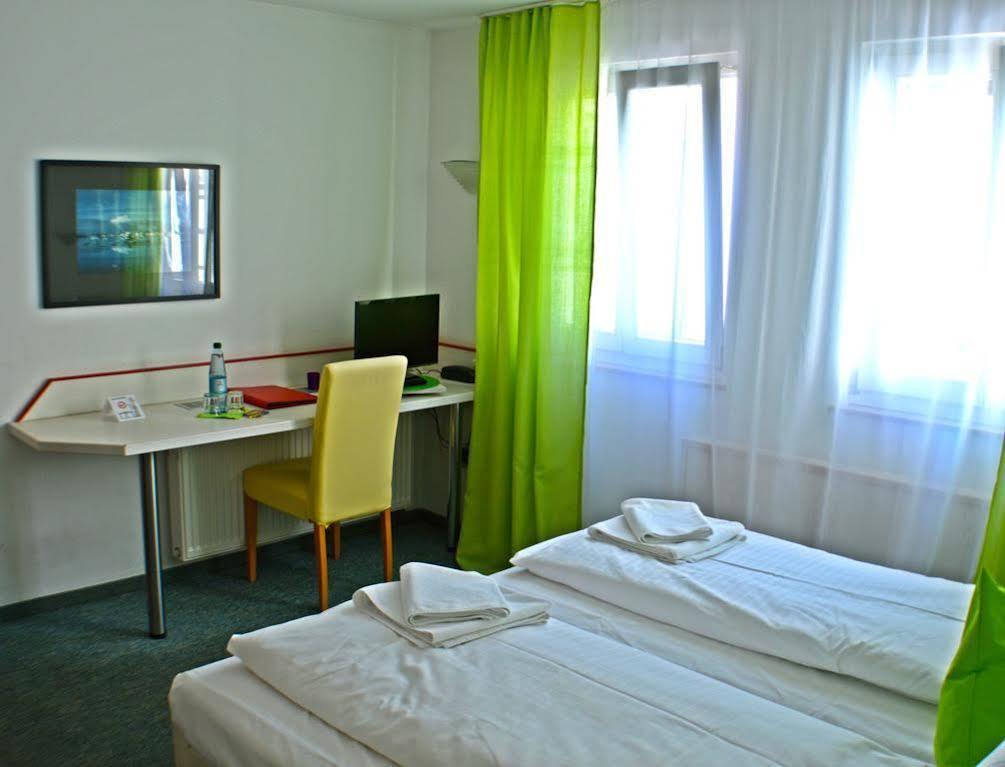 Hotel Kunterbunt In Wuerzburger Innenstadt Exterior photo